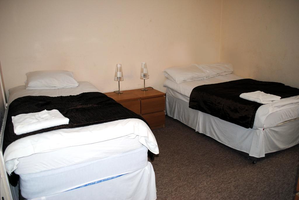 The Queens Head Hotel Ashby-de-la-Zouch Room photo