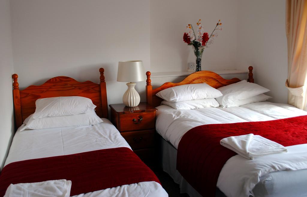 The Queens Head Hotel Ashby-de-la-Zouch Room photo