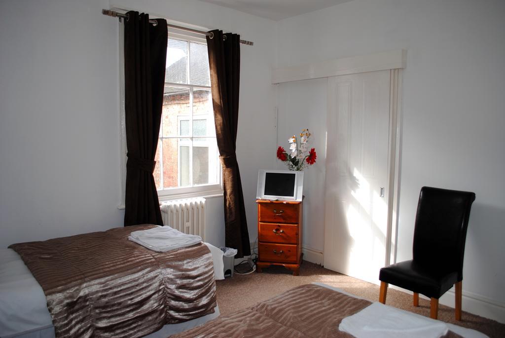 The Queens Head Hotel Ashby-de-la-Zouch Room photo